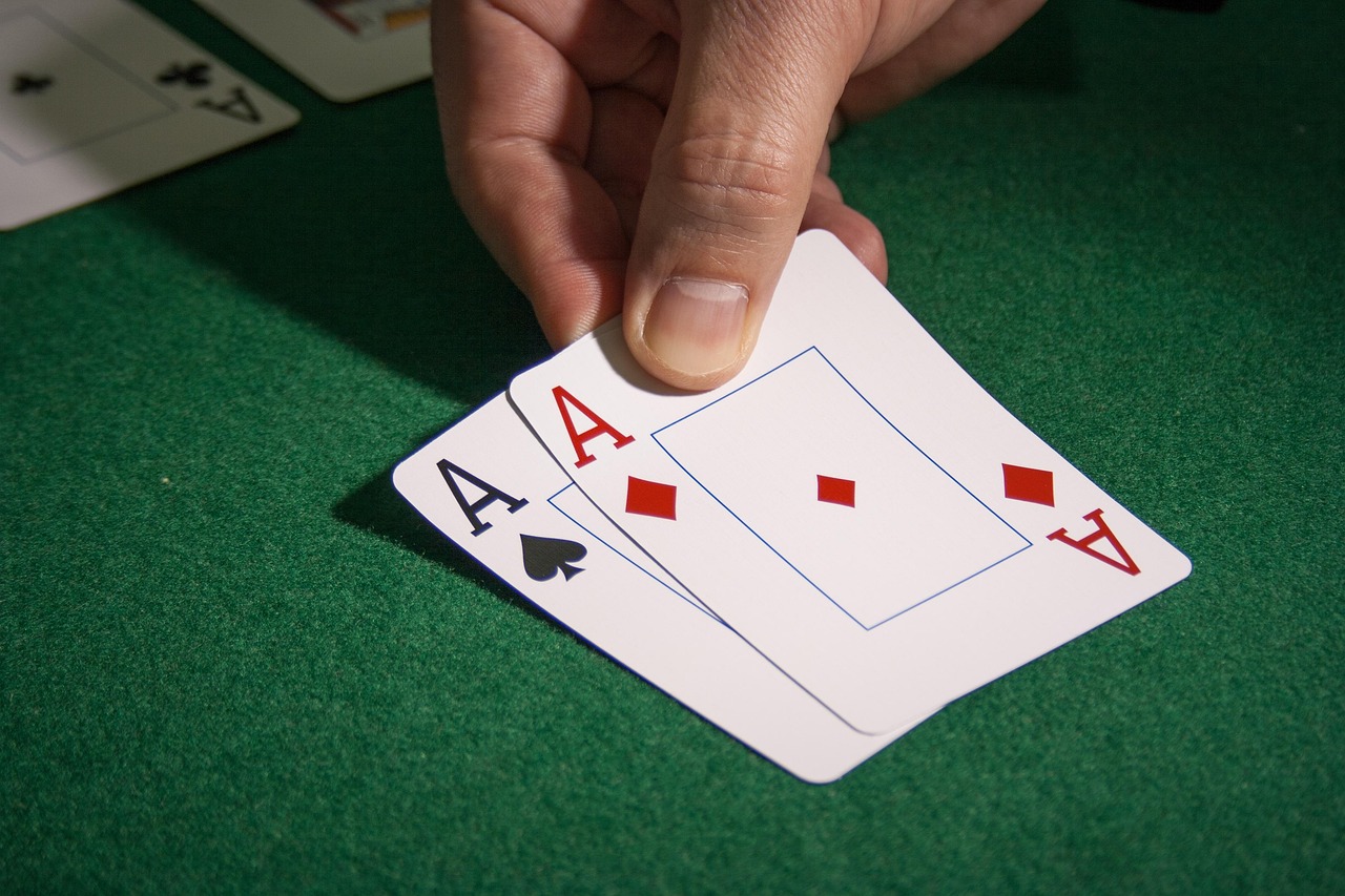 Slots, Poker & the Real Math: A Bettor's Guide to iGaming
